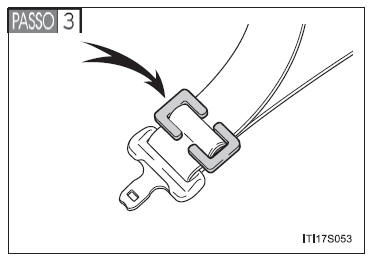 Instalação do sistema de segurança para crianças usando o cinto de segurança (cintos de segurança de 3 pontos)